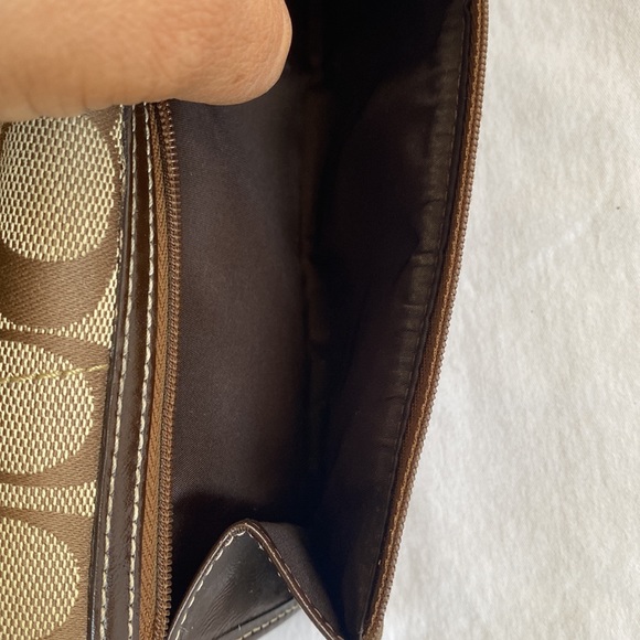 Coach Signature Soho Shoulder Bag F18750 - Picture 16 of 16